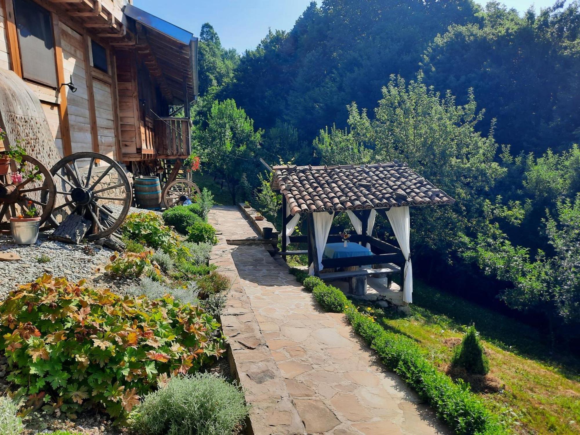 Guest House Kandaferi 2 엘레나 외부 사진